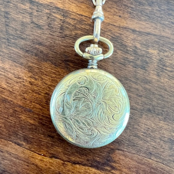Vintage Caravelle Women’s Pocket Watch - Picture 6 of 6